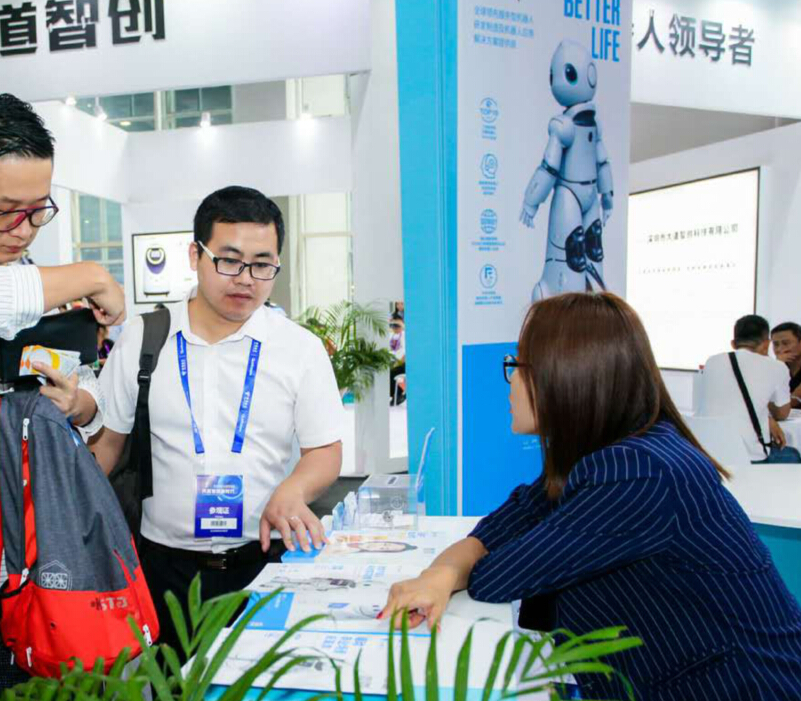 康力優(yōu)藍(lán)——機(jī)器人展展臺(tái)搭建 康力優(yōu)藍(lán)——機(jī)器人展展臺(tái)搭建