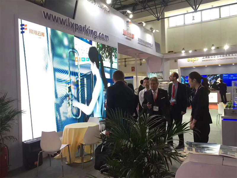 隆翔云庫——車展展覽設(shè)計(jì) 隆翔云庫——車展展覽設(shè)計(jì)