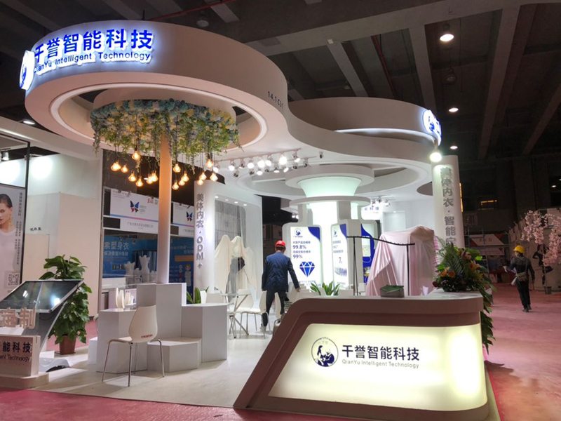 欲望服飾——服裝展設(shè)計(jì)搭建 欲望服飾——服裝展設(shè)計(jì)搭建